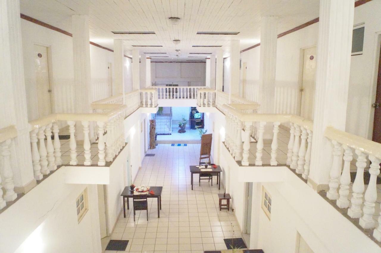 Oasis Skybeach Hostel - Negombo Esterno foto