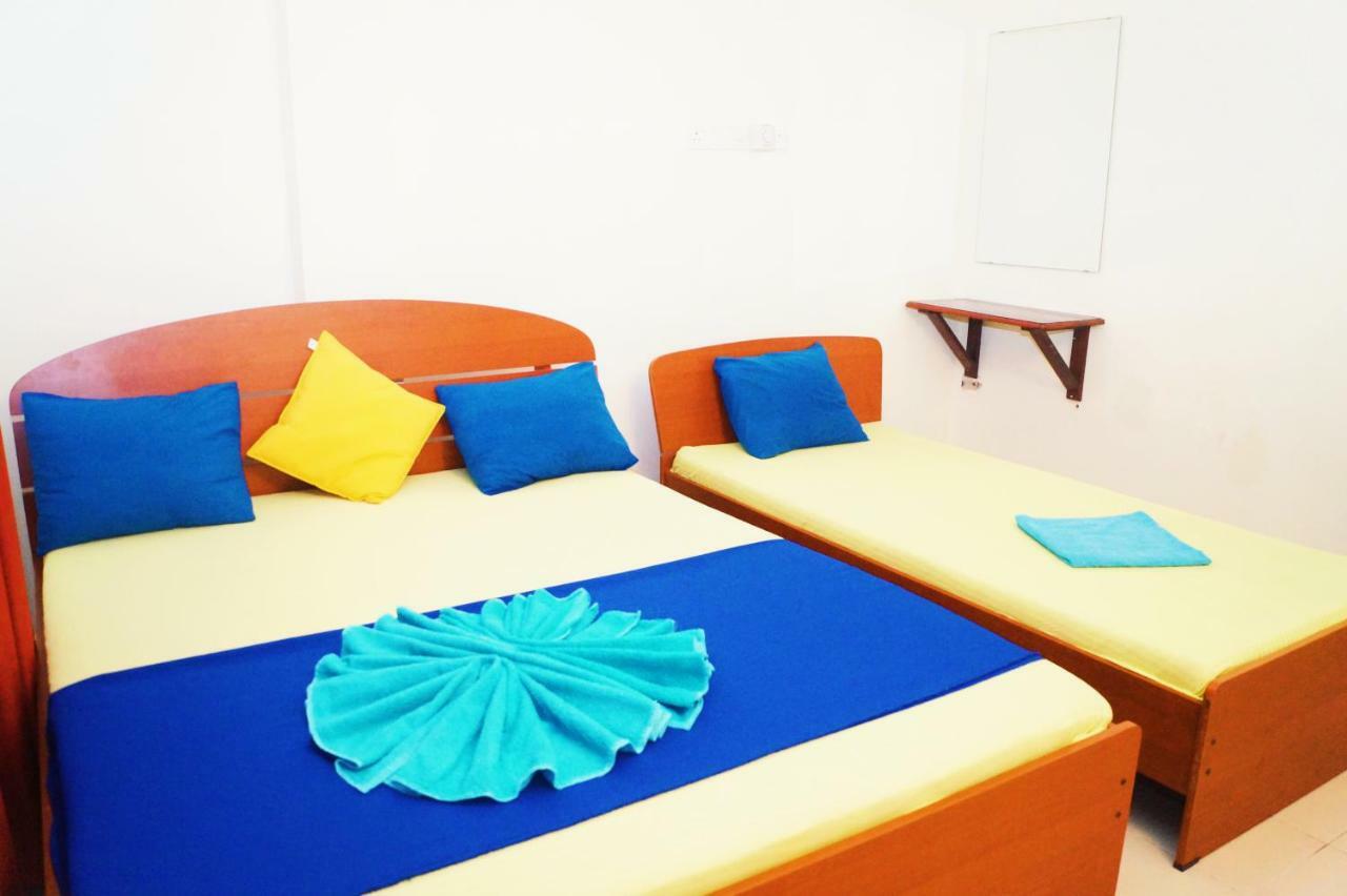 Oasis Skybeach Hostel - Negombo Esterno foto