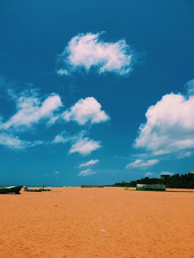 Oasis Skybeach Hostel - Negombo Esterno foto