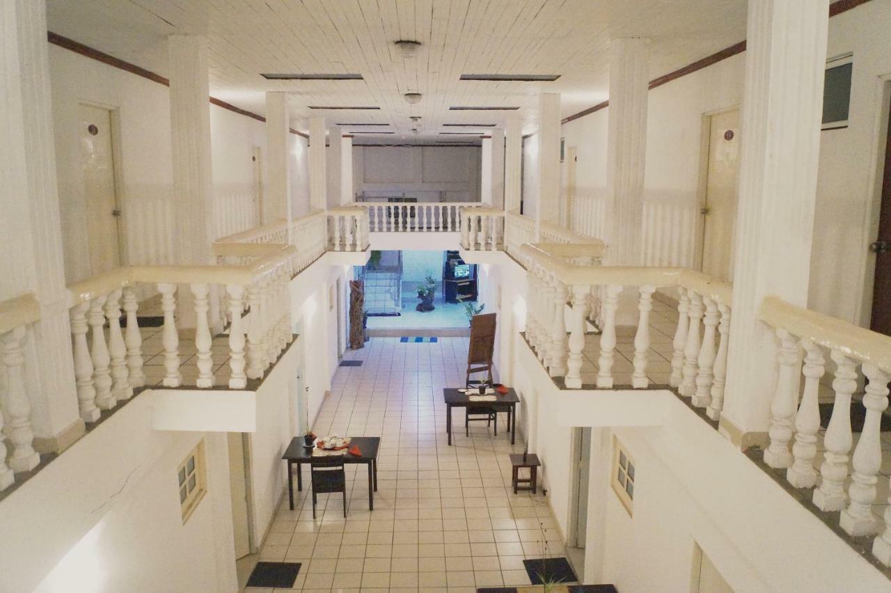 Oasis Skybeach Hostel - Negombo Esterno foto